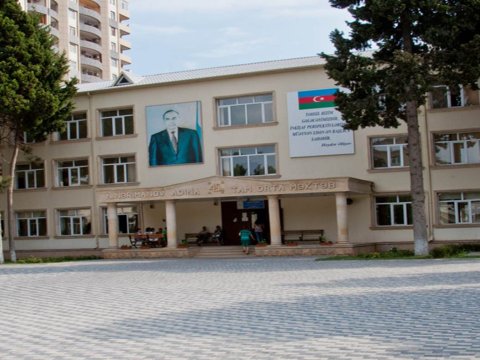 Qalmaqallı məktəbin yeni direktoru kimdir? - DOSYE+FOTO