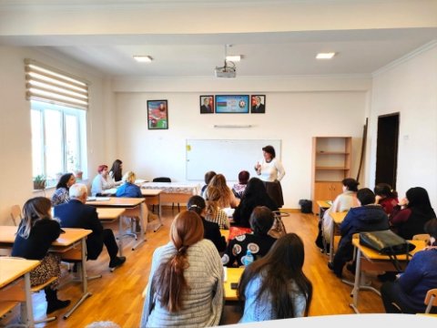 Müxtəlif fənn müəllimlərinin dərsləri dinlənilib