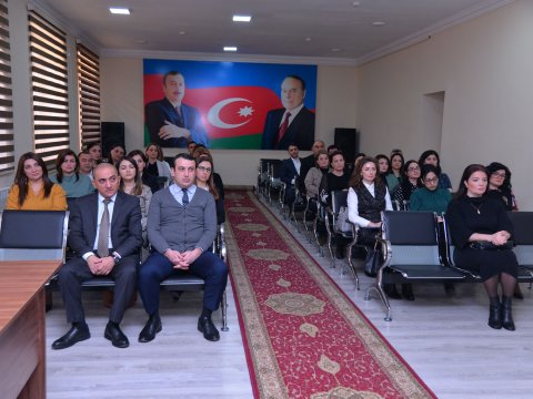 Direktorlar üçün təlimlər davam edir