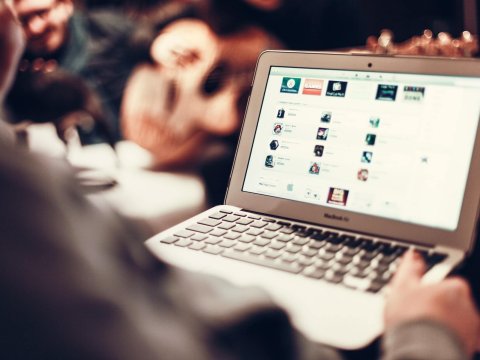 Universitetlərin saytları yenilənməlidir - TƏKLİF