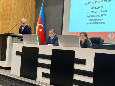 Türkiyəli alim UNEC-də seminar keçib
