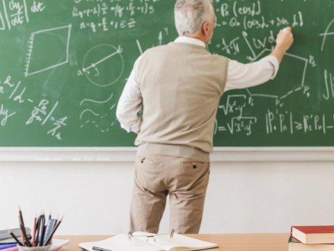 Müəllimlərin müdafiəsi üçün yeni qanunlar qəbul ediləcək