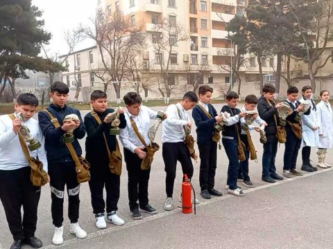 Məktəblərdə Mülki Müdafiə Günü qeyd olunub