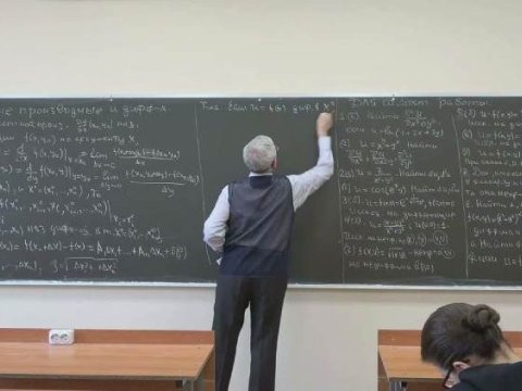 Ali məktəblərdə dərs deyən deputatlar - UNEC-də iki nəfərdi - ADLAR+FOTO