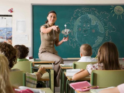 Qadın müəllimlər şalvar geyinə bilər? - Rəsmi və qeyri-rəsmi REAKSİYA