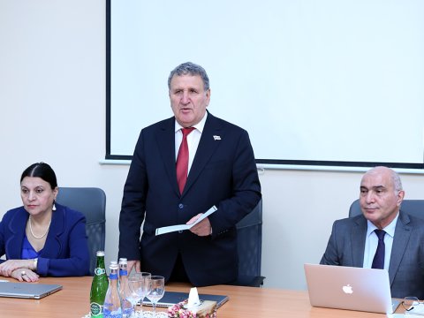 AMEA-da “Heydər Əliyev İli”nə dair konfrans keçirilib