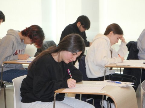 İmtahan sualları buraxılış səviyəsinə uyğun olmayıb - ETİRAZ