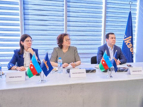 Məleykə Abbaszadə ikinci “Yüksəliş” müsabiqəsinin qalibləri ilə görüşüb