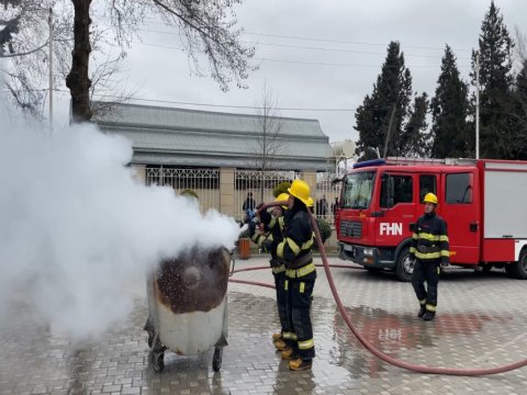 FHN Bərdədə orta məktəbdə təlim keçirib