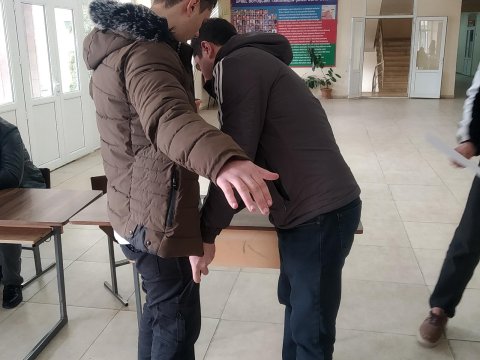 5 şagirddə və 1 nəzarətçidə telefon aşkarlanıb