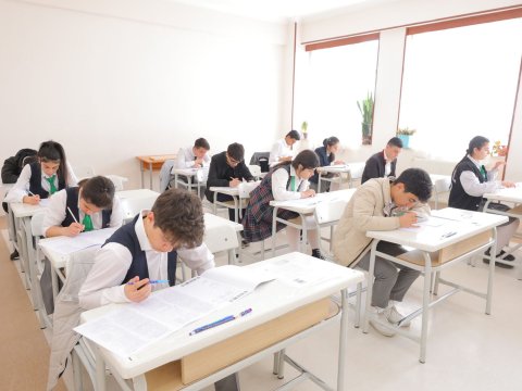 Buraxılış imtahanları keçirildi - qaydaları pozanlar oldu