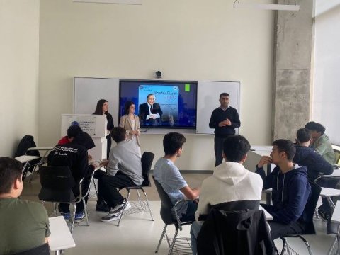 İqtisad Universitetində bilik yarışı keçirilib