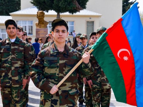 Kolleclərdə oxuyan tələbələrə də möhlət hüququ verilsin – TƏKLİF