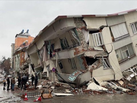 106 universitetə ziyan dəyib, 1361 tələbə həlak olub - TÜRKİYƏDƏ