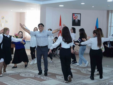 UNEC Novruz bayramını “Qocalar evi”ndə qeyd edib