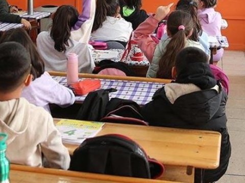 Zəlzələyə görə köçürülən 14 min şagird geri qayıdıb