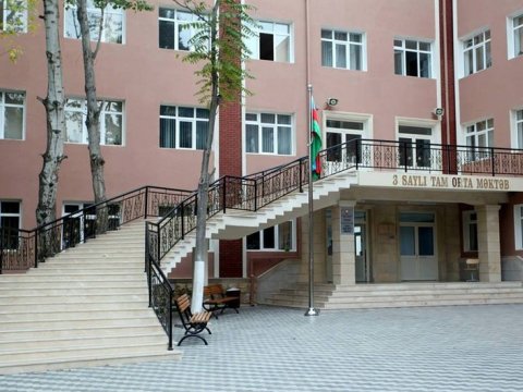 Bakıdakı 3 nömrəli məktəbdə nə baş verir? - QALMAQAL