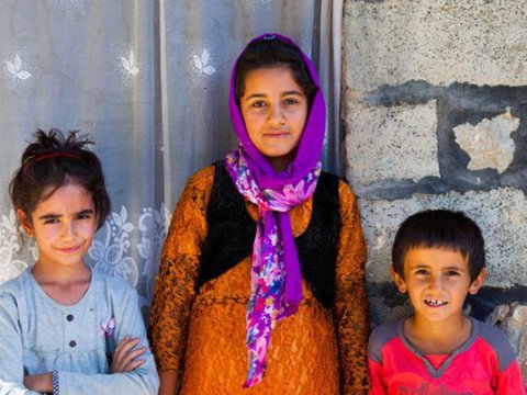 İranda 200 mindən artıq uşaq təhsil almır