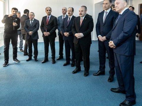 Türkiyəli nazir AzTU-da görülən işlərlə tanış olub