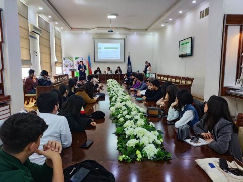 UNEC-də sığorta işinə həsr olunan təlim keçirilib