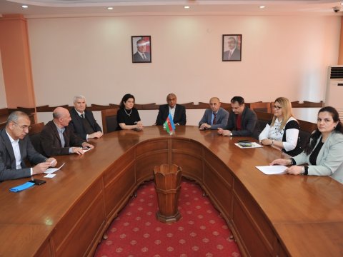 Universitetdə Anarın əsəri müzakirə olundu
