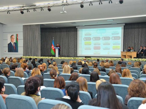 Mehriban Vəliyeva bağça müdirlərilə görüşdü