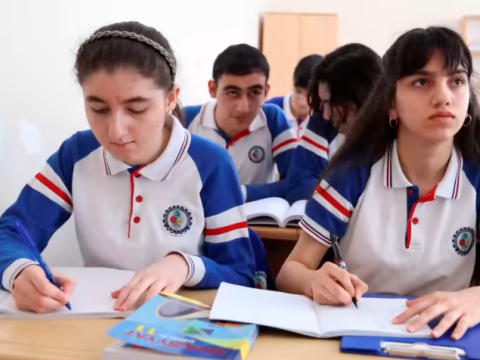 Bir sinfin 15 şagirdi dünyanın məşhur universitetlərinə qəbul olundu - VİDEO