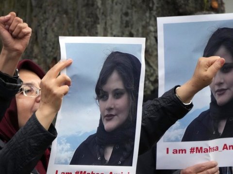 İranda 400-dən çox tələbə universitetlərdən qovulub