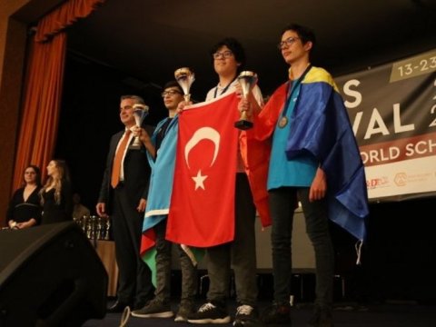 Azərbaycanlı şahmatçı dünya çempionatında gümüş medal qazanıb