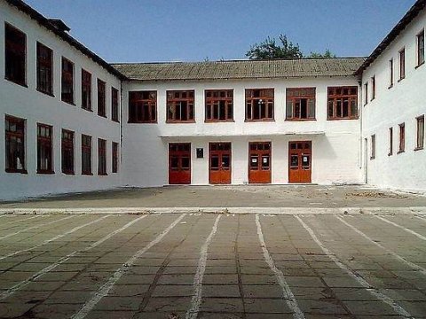 Məktəb direktoruna cinayət işi AÇILDI