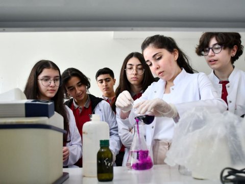 Zirvə liseyinin şagirdləri bu universitetdə oldular