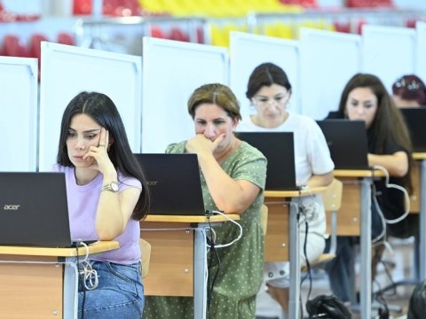 Sertifikasiyaya könüllü getmək istəyən müəllimlər - Nazirlik onlara “YOX” dedi