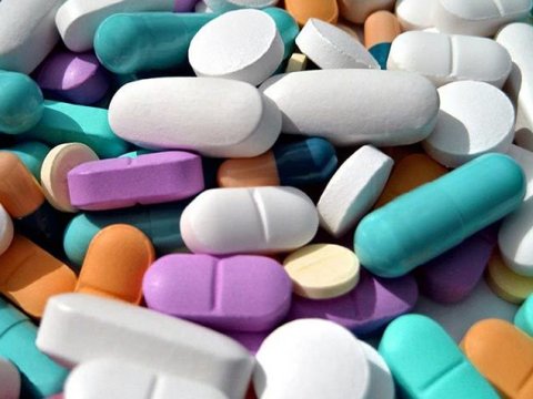 İmtahan öncəsi 50 ağrıkəsici udan şagird zəhərləndi