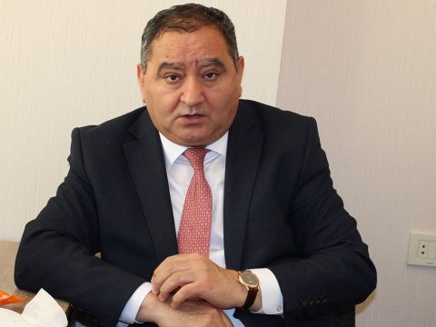 Deputat: Ali məktəb dərsliklərinin çapına indiyə qədər vəsait ayrılmayıb
