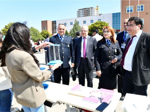 Universitetdə “Əyanidən mücərrədə” sərgisi açılıb