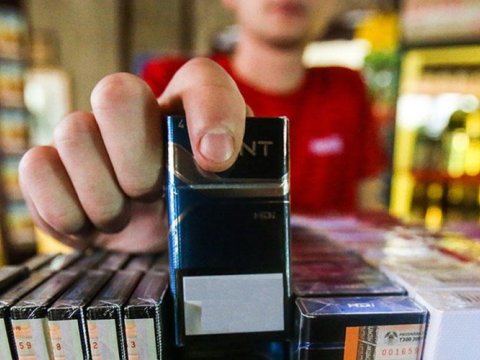 “Övladı oğurluq etməsin deyə, ata özü siqaretpulu verir”