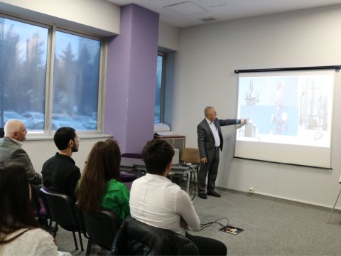 Tələbələr “Azercell”in iş prosesi ilə tanış olublar