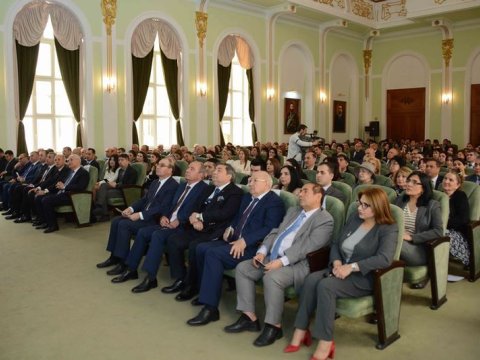 UNEC-də konfrans:“Heydər Əliyevin görmək istədiyi universitet”