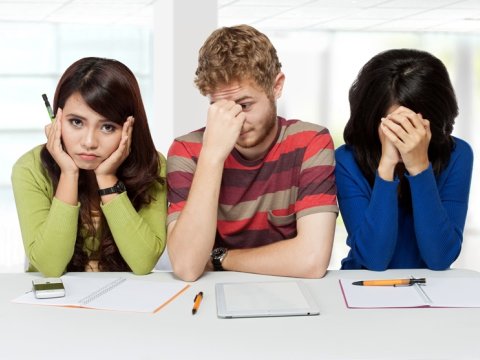 İmtahan suallarını hazırlayanlar elə bilirlər ki, qarşılarındakı dosentdir - EKSPERT