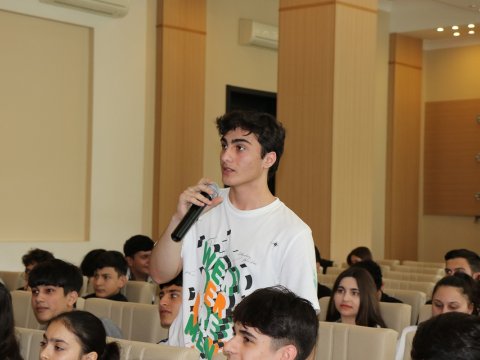 Məktəblilərə ixtisaslar haqqında məlumat verilib