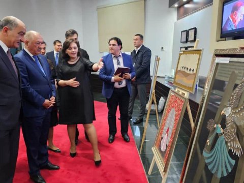 BMU müəlliminin yaradıcılıq sərgisi keçirilib