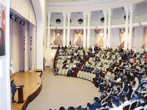 AzTU-da bu tələbələrə sertifikat təqdim olunub