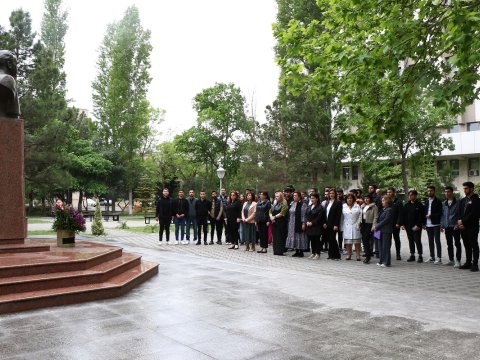 Əcnəbi tələbələrə Heydər Əliyevin həyatı barədə məlumat verilib
