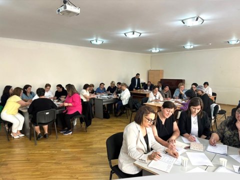 Pilot məktəblərin direktor müavinləri üçün keçirilən təlimlər başa çatıb