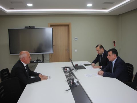 DİM rəsmisi Bəhram Xəlilov vətəndaşları  qəbul edib