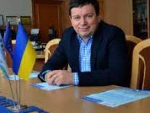 Rektor plagiatlıqda ittiham olunur