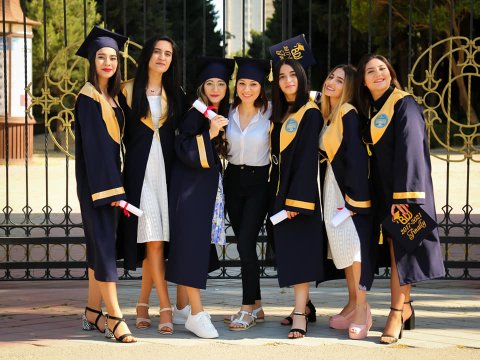 Məzun geyimləri tələbələrə məcburi satılır? - AÇIQLAMA 