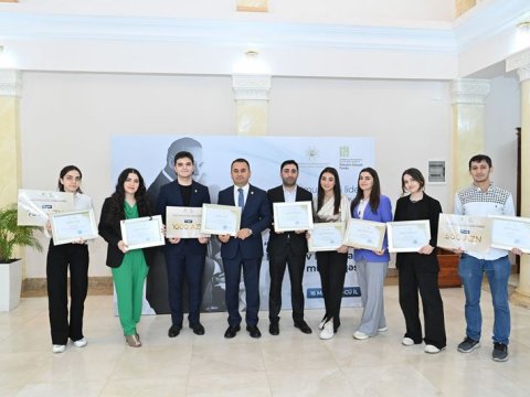 Müsabiqədə qalib gələn tələbələr mükafatlandırıldı
