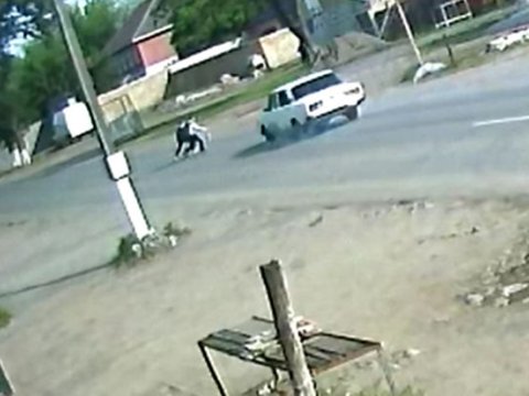 Məktəbliləri maşın vurub- VİDEO