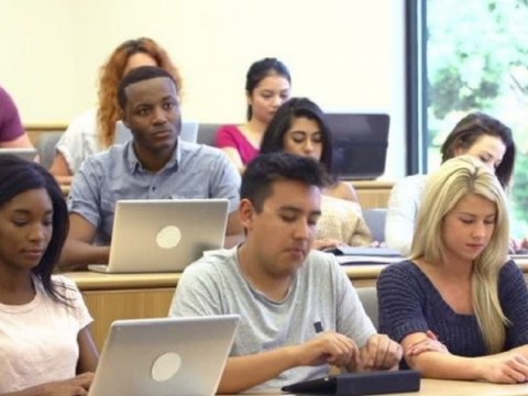 ABŞ-da xarici tələbələrin sayı pandemiyadan əvvəlki dövrdən azdır